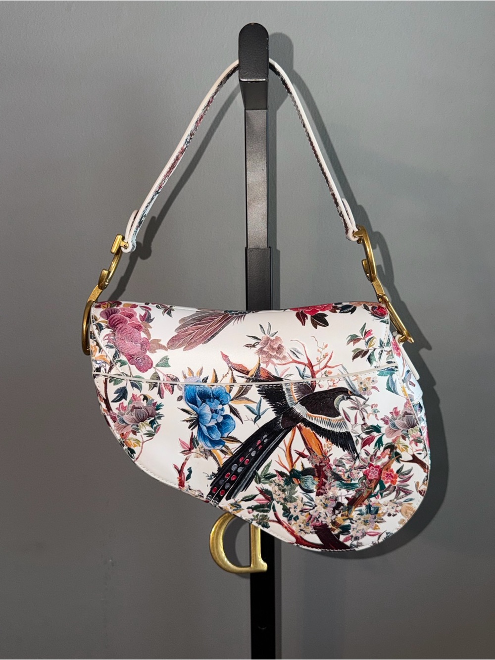 CHRISTIAN DIOR LIMITED EDITION medium Saddle Floral Embroidered Leather - Picture 3 of 5